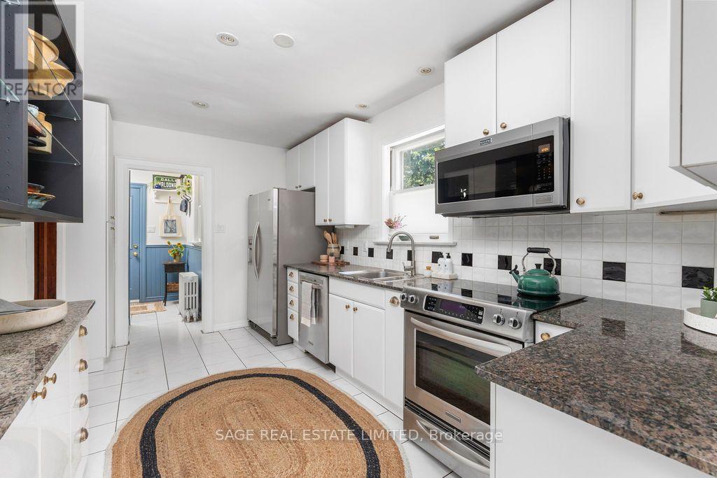 90 Methuen Avenue, Toronto, Ontario  M6S 1Z9 - Photo 14 - W13753522