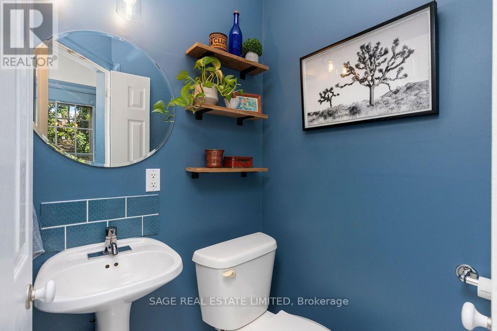 90 Methuen Avenue, Toronto, Ontario  M6S 1Z9 - Photo 17 - W13753522