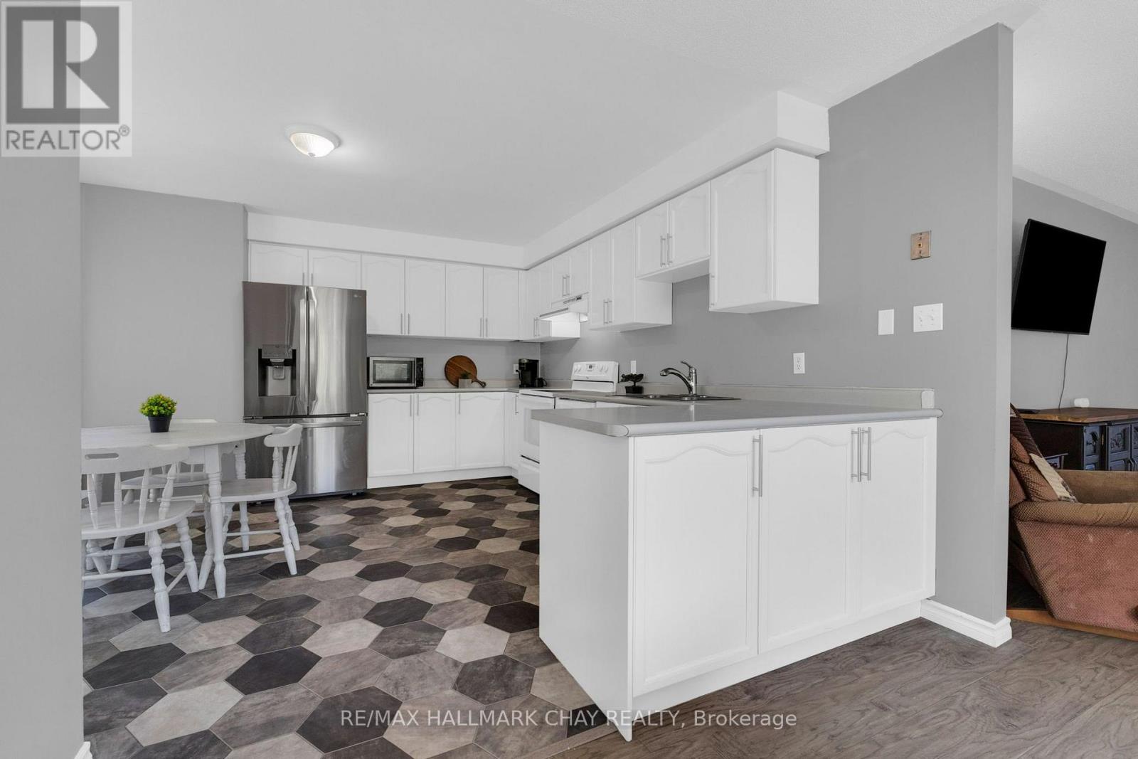 5 Harbour Crescent, Wasaga Beach, Ontario  L9Z 1G4 - Photo 11 - S13726336