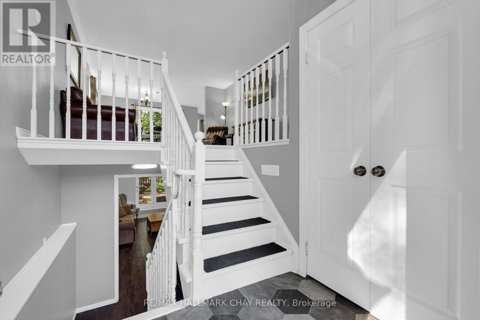 5 Harbour Crescent, Wasaga Beach, Ontario  L9Z 1G4 - Photo 5 - S13726336