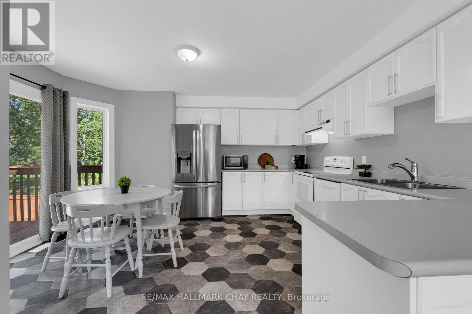 5 Harbour Crescent, Wasaga Beach, Ontario  L9Z 1G4 - Photo 12 - S13726336