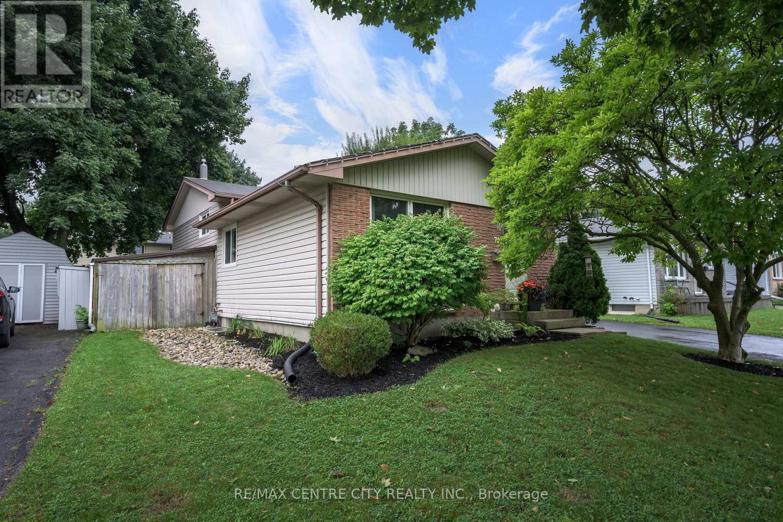 71 Ardsley Road, London North, Ontario  N6G 3J4 - Photo 3 - X13753566