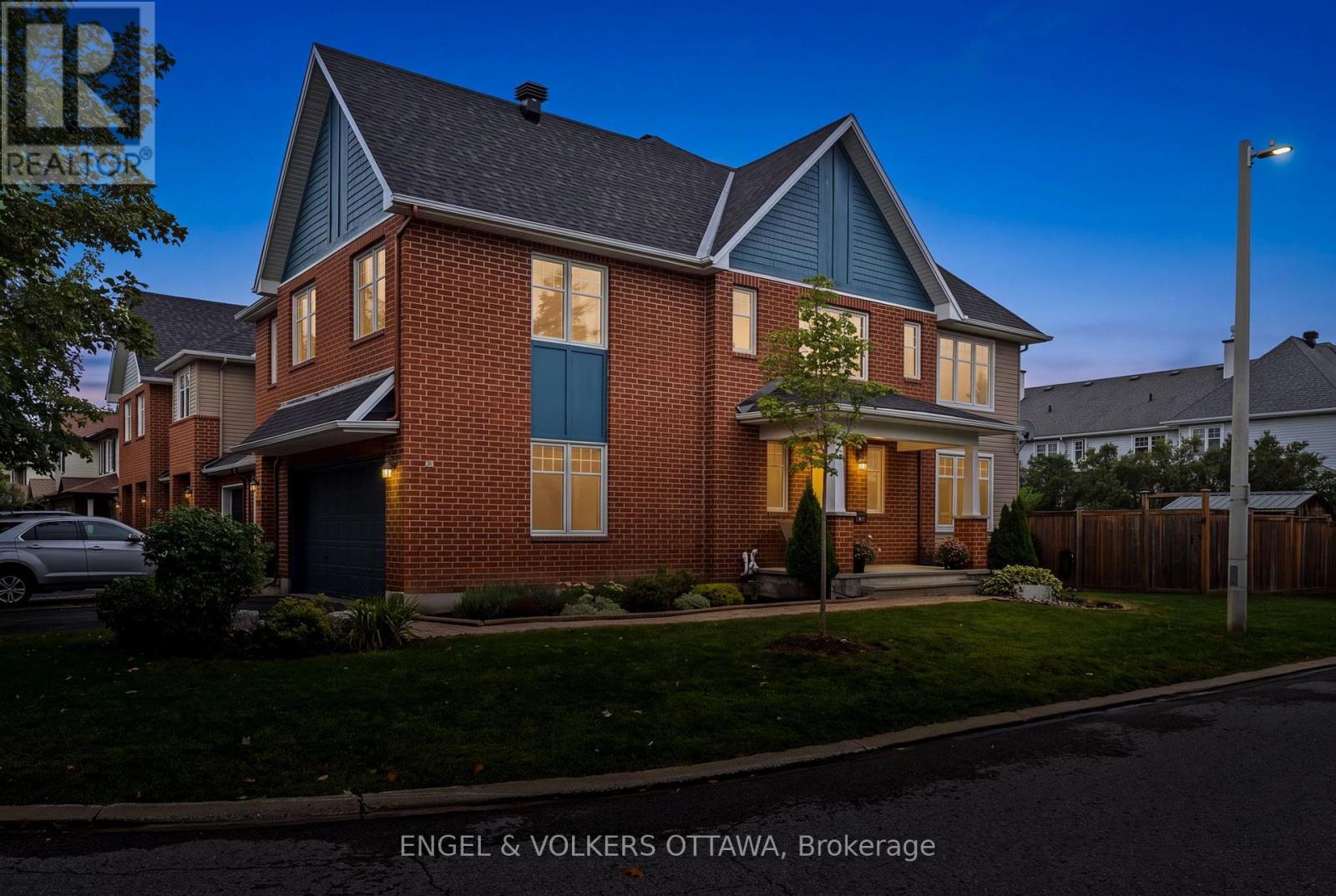 268 Horseshoe Crescent, Ottawa, Ontario  K2S 0B7 - Photo 1 - X13753744
