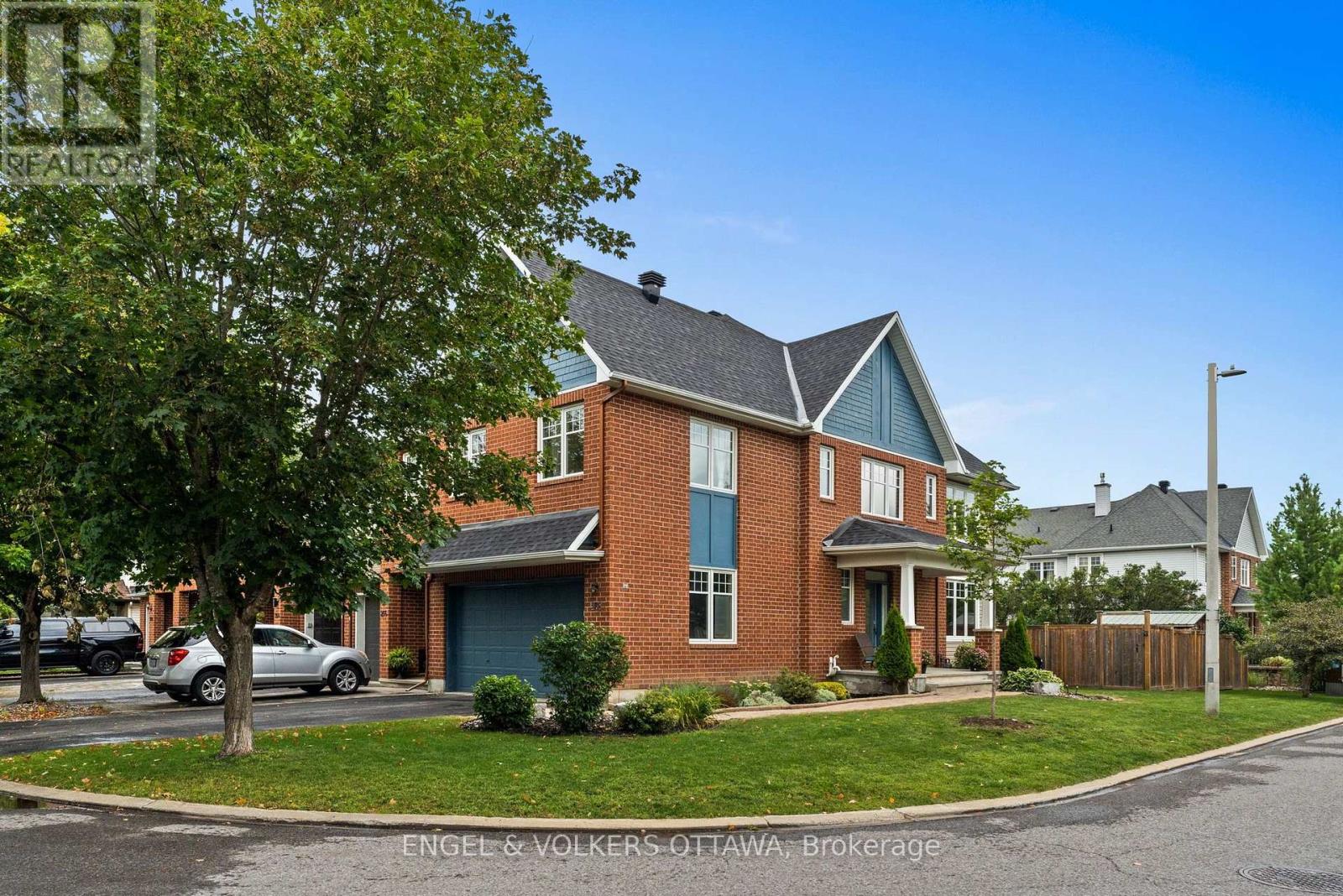 268 Horseshoe Crescent, Ottawa, Ontario  K2S 0B7 - Photo 2 - X13753744