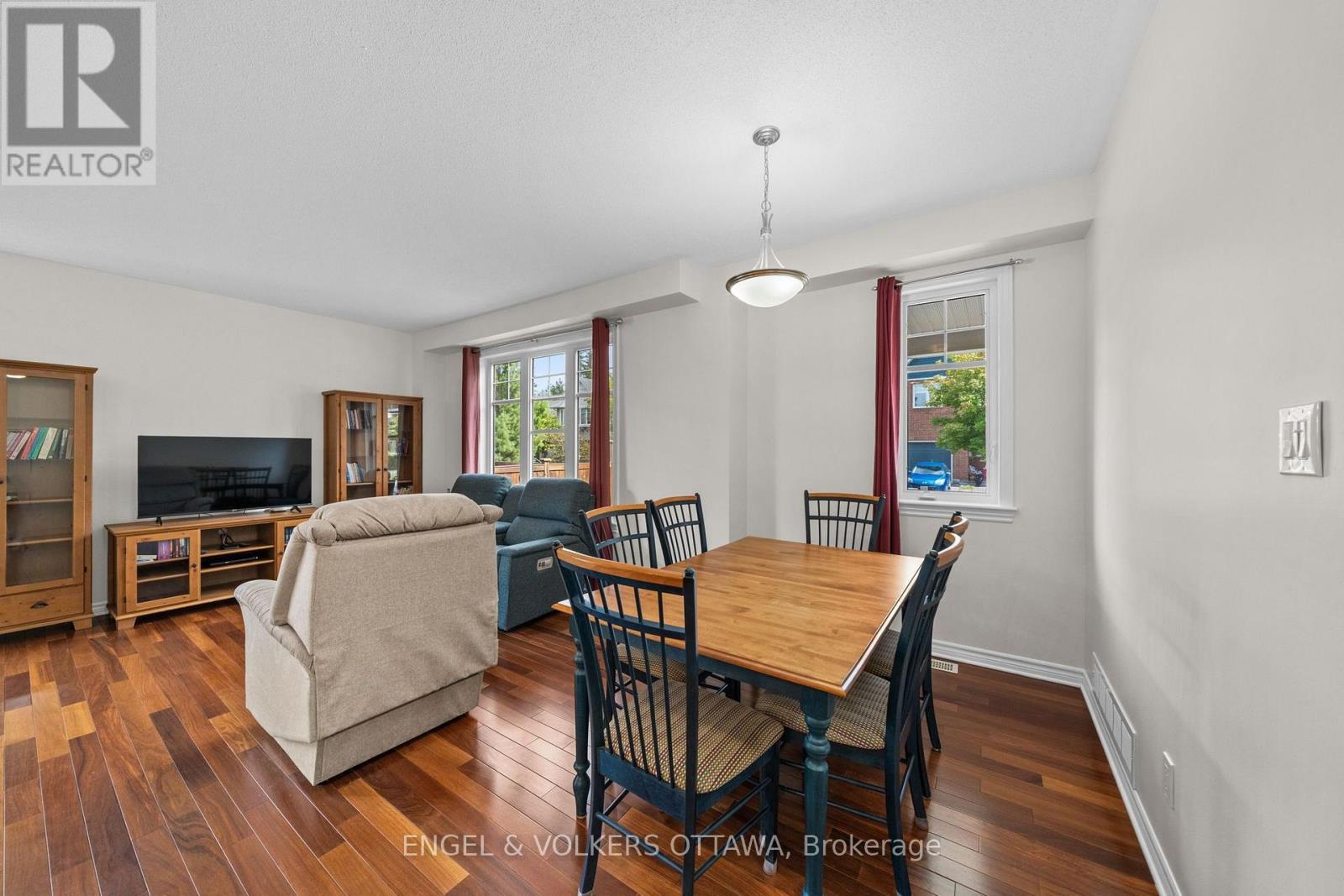 268 Horseshoe Crescent, Ottawa, Ontario  K2S 0B7 - Photo 5 - X13753744