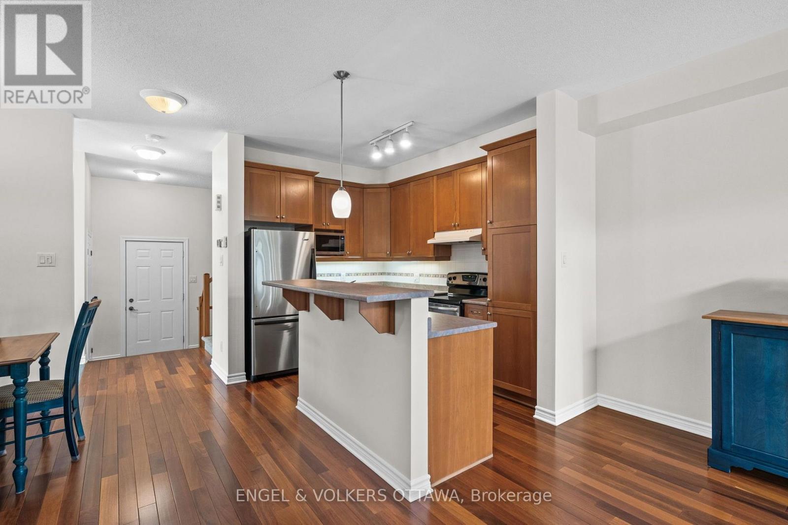 268 Horseshoe Crescent, Ottawa, Ontario  K2S 0B7 - Photo 6 - X13753744