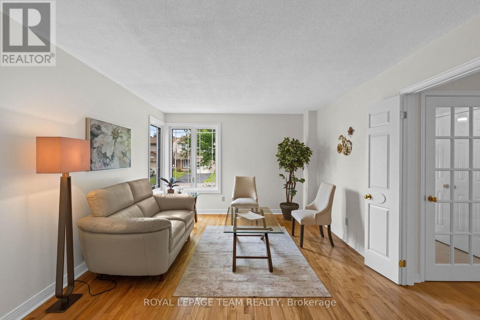 59 Naismith Crescent, Ottawa, Ontario  K2L 2K7 - Photo 3 - X13753748