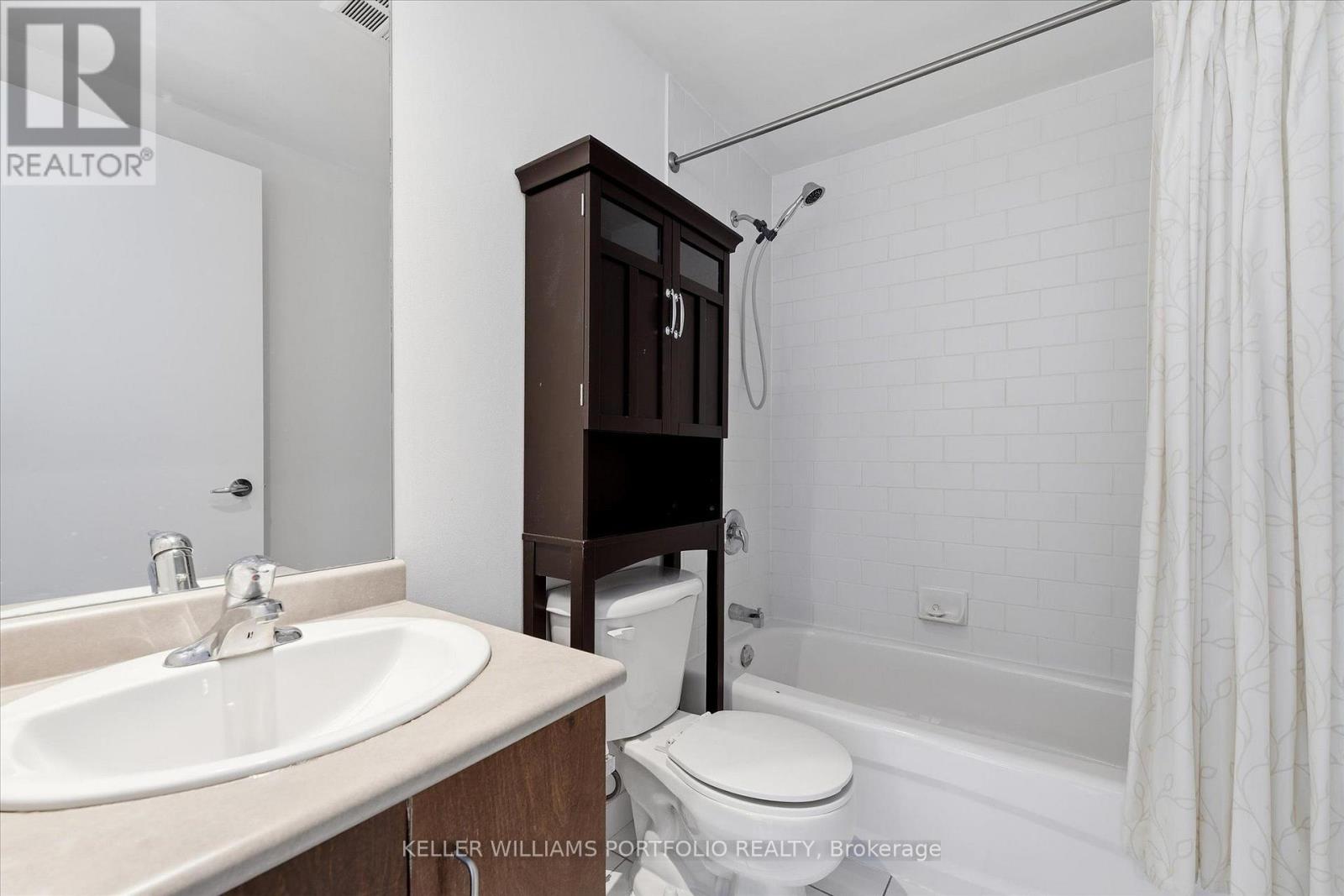 1602 - 281 Mutual Street, Toronto, Ontario  M4Y 3C4 - Photo 10 - C13753540