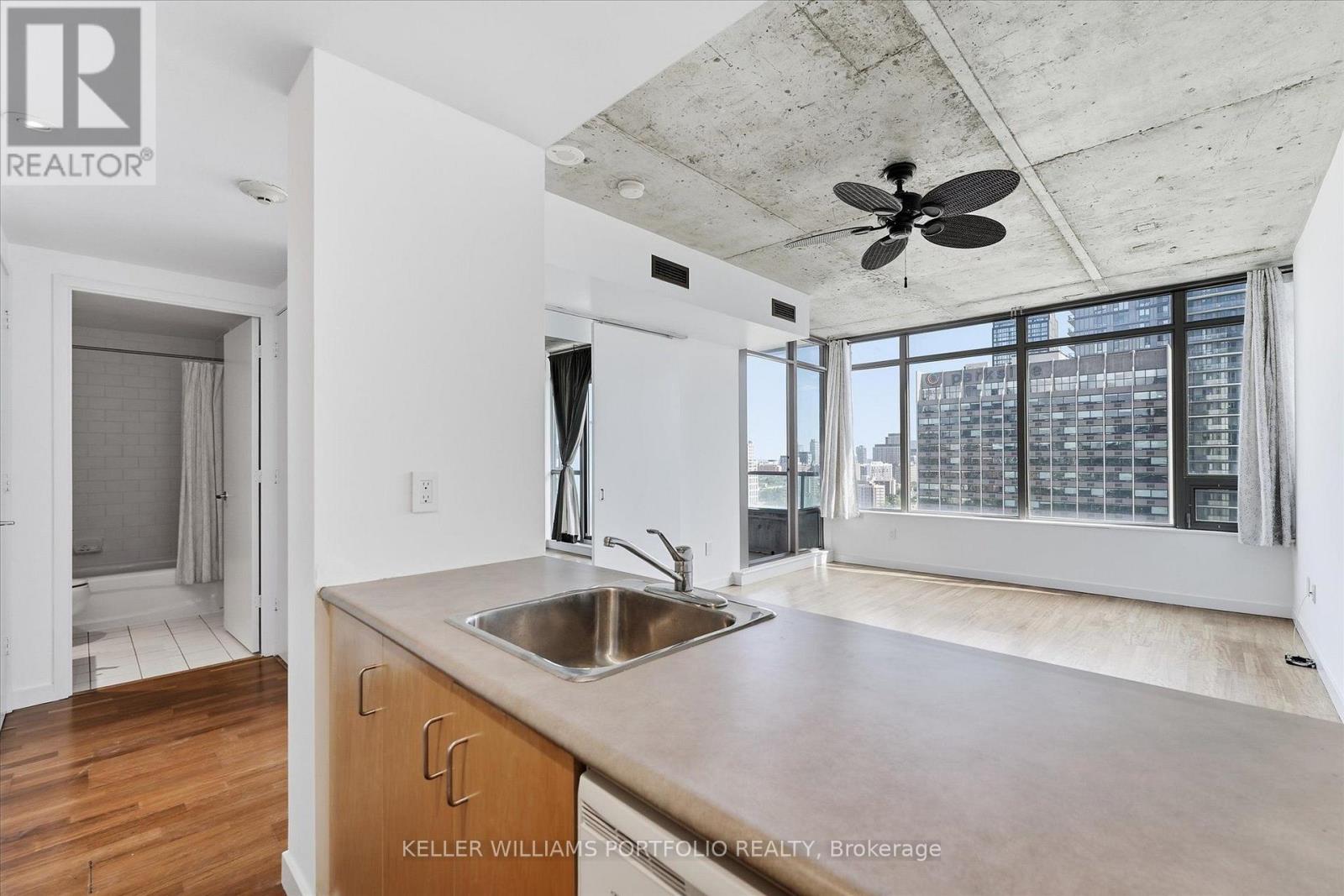 1602 - 281 Mutual Street, Toronto, Ontario  M4Y 3C4 - Photo 13 - C13753540