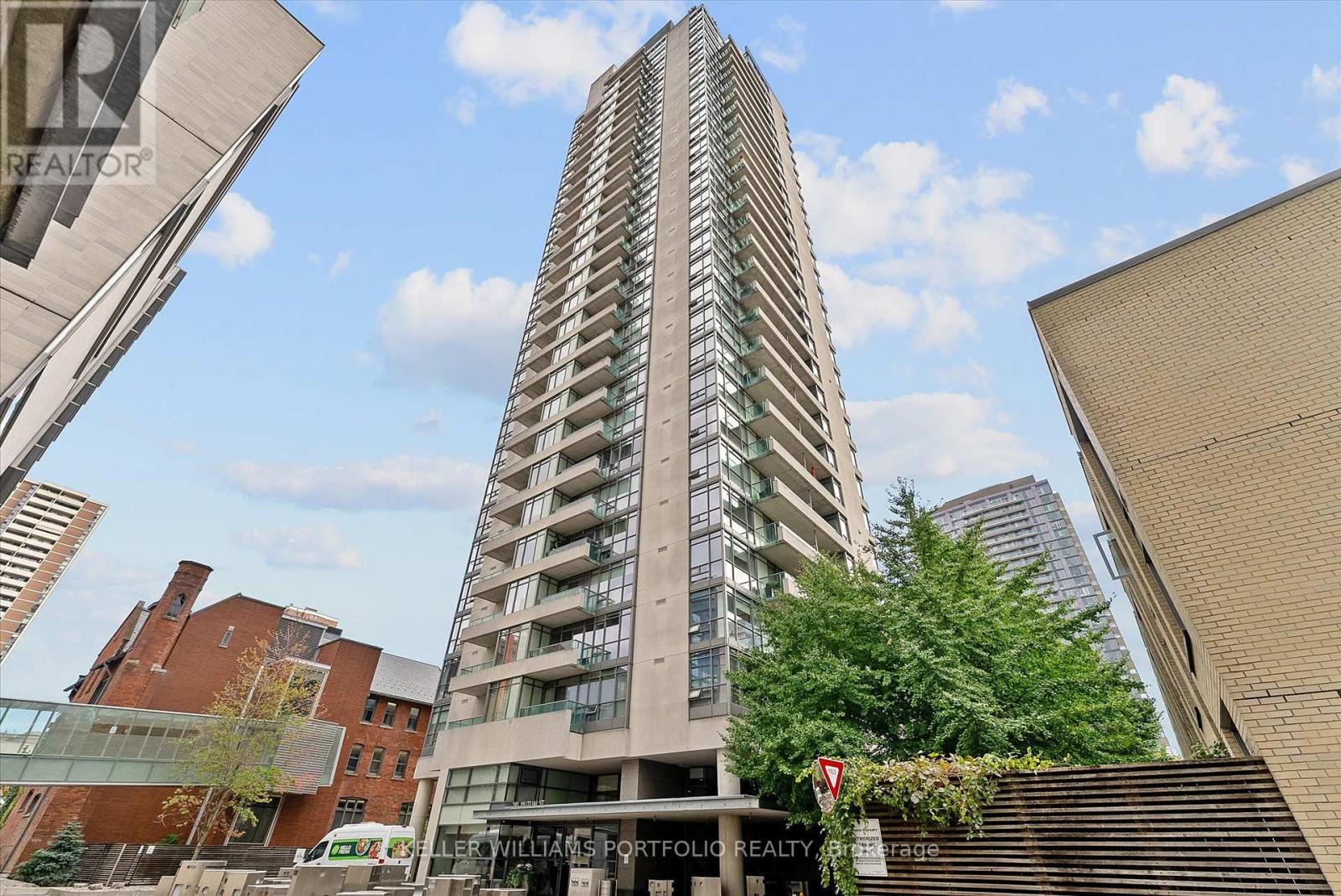1602 - 281 Mutual Street, Toronto, Ontario  M4Y 3C4 - Photo 2 - C13753540