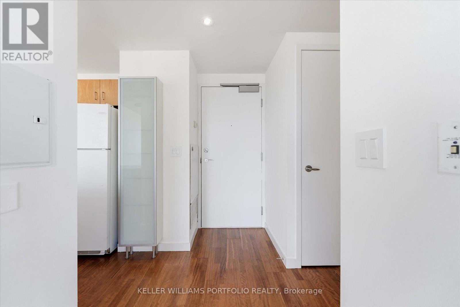 1602 - 281 Mutual Street, Toronto, Ontario  M4Y 3C4 - Photo 8 - C13753540