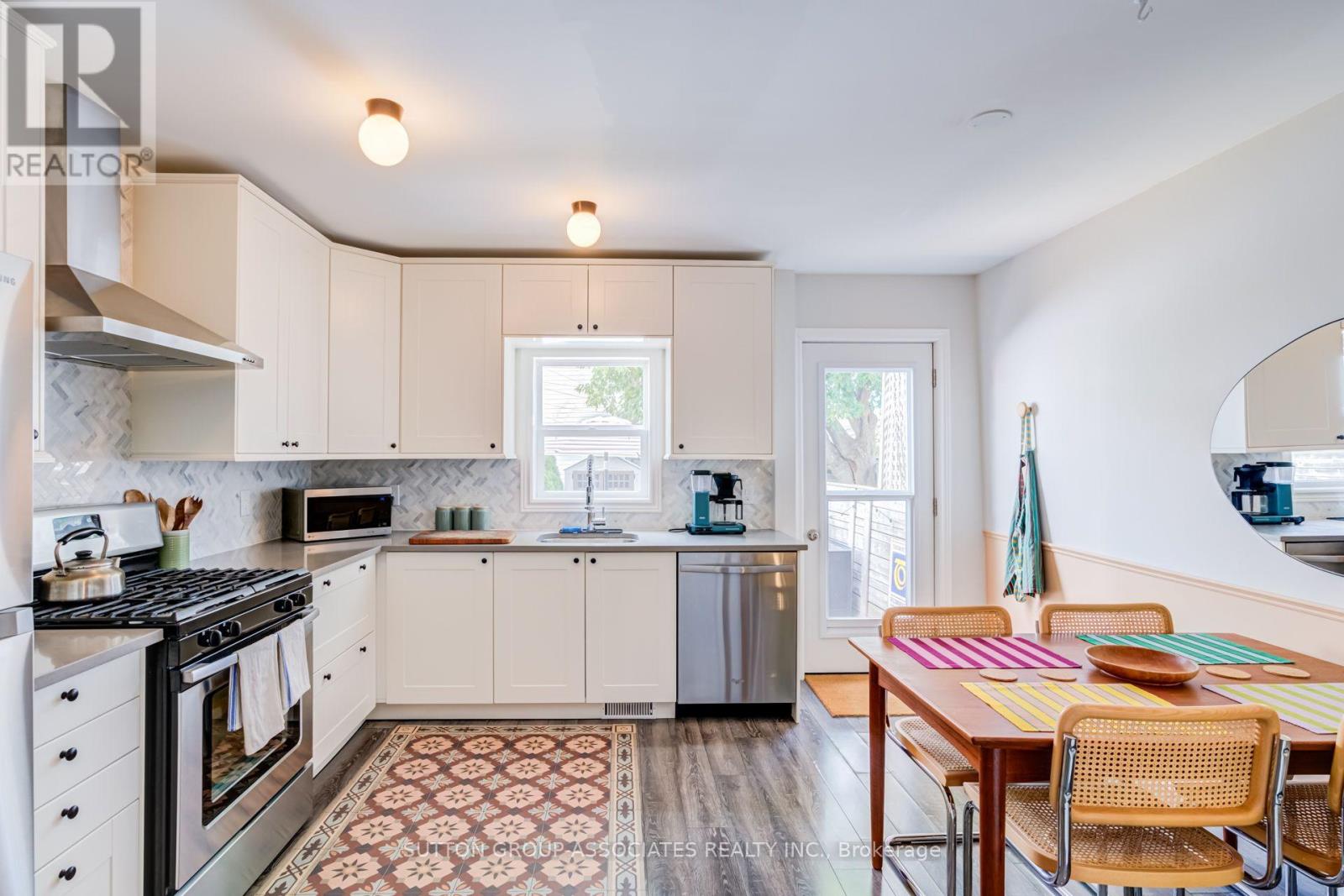 165 Sheridan Avenue, Toronto, Ontario  M6K 2H6 - Photo 13 - C13753572