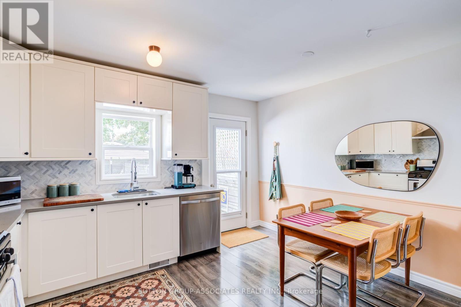 165 Sheridan Avenue, Toronto, Ontario  M6K 2H6 - Photo 17 - C13753572