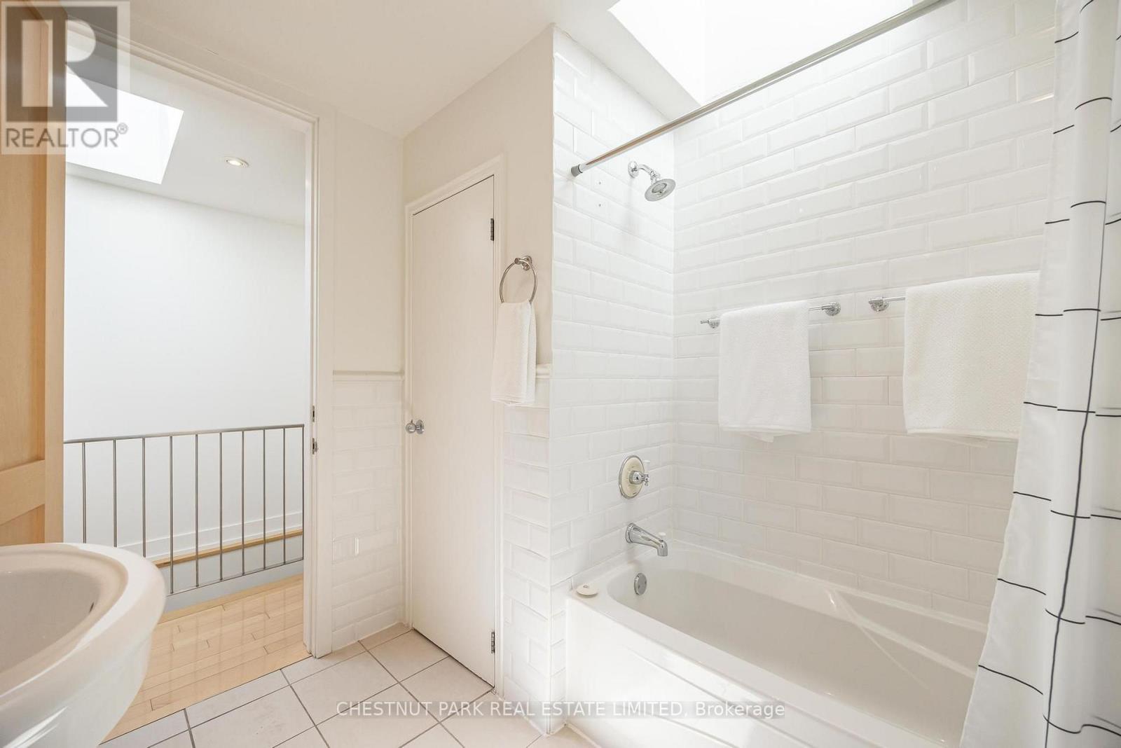211 Snowdon Avenue, Toronto, Ontario  M4N 2B4 - Photo 22 - C13753694