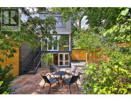 211 SNOWDON AVENUE, Toronto, Ontario