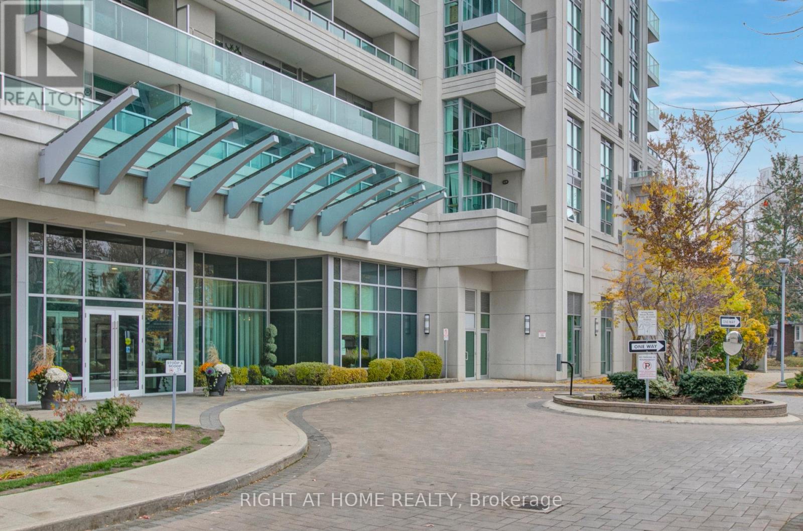 1517 - 17 Anndale Drive, Toronto, Ontario  M2N 2W7 - Photo 2 - C13753708