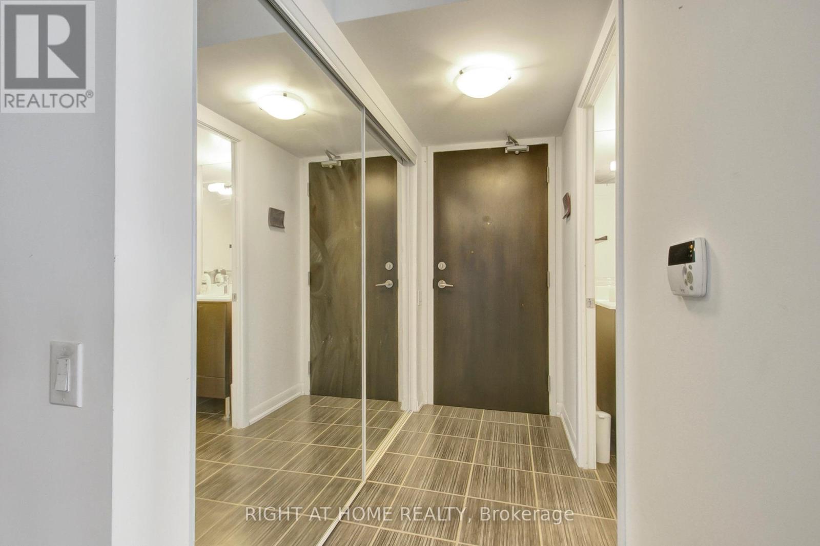1517 - 17 Anndale Drive, Toronto, Ontario  M2N 2W7 - Photo 4 - C13753708