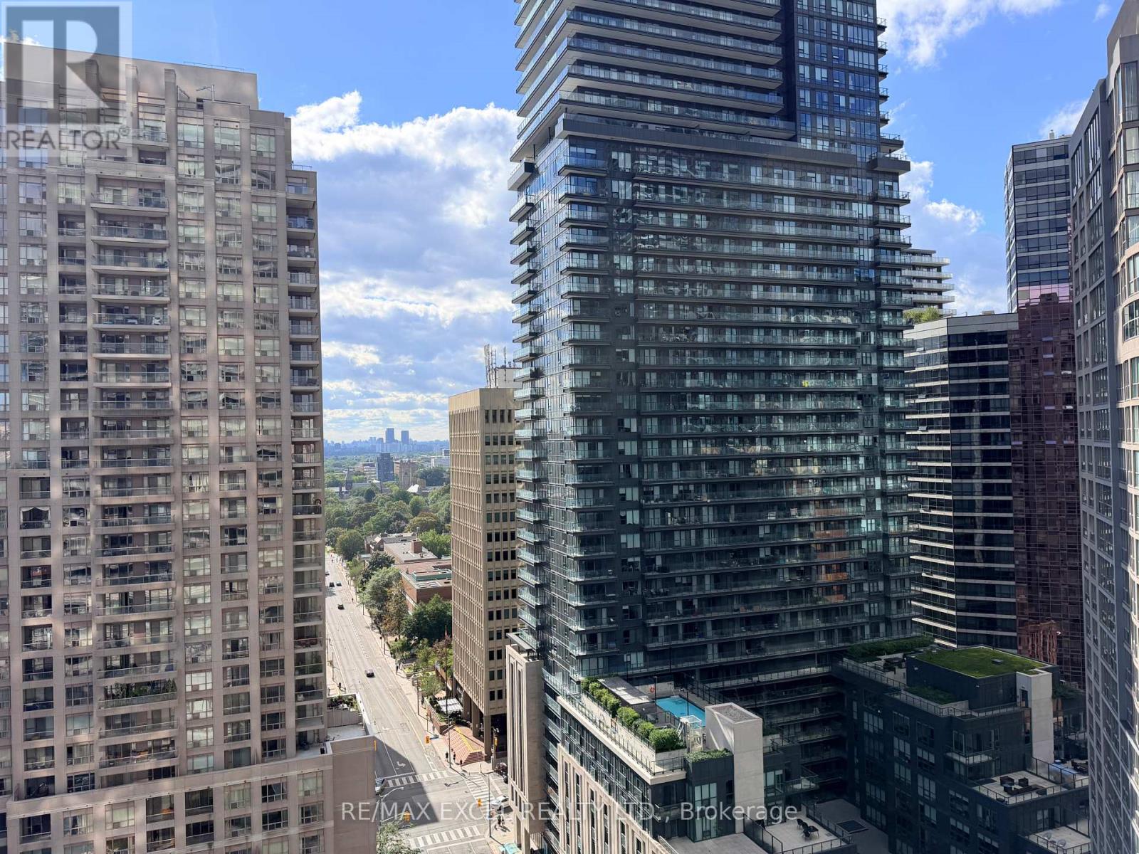 1708 - 11 WELLESLEY STREET W, Toronto, Ontario