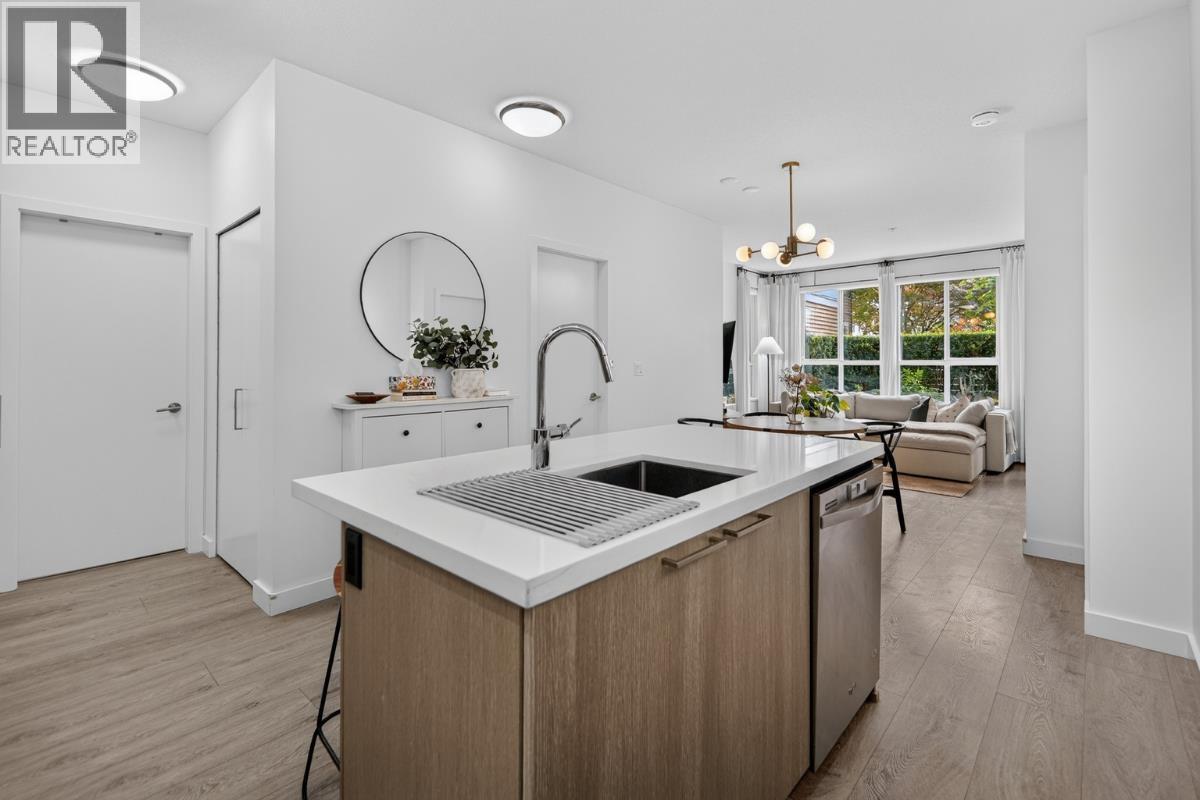 103 611 Regan Avenue, Coquitlam, British Columbia  V3J 3A3 - Photo 2 - R3162085