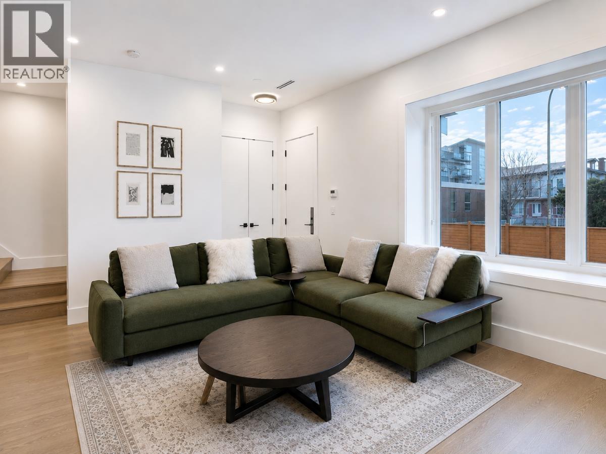 1907 E 40th Avenue, Vancouver, British Columbia  V5P 1J1 - Photo 5 - R3162086