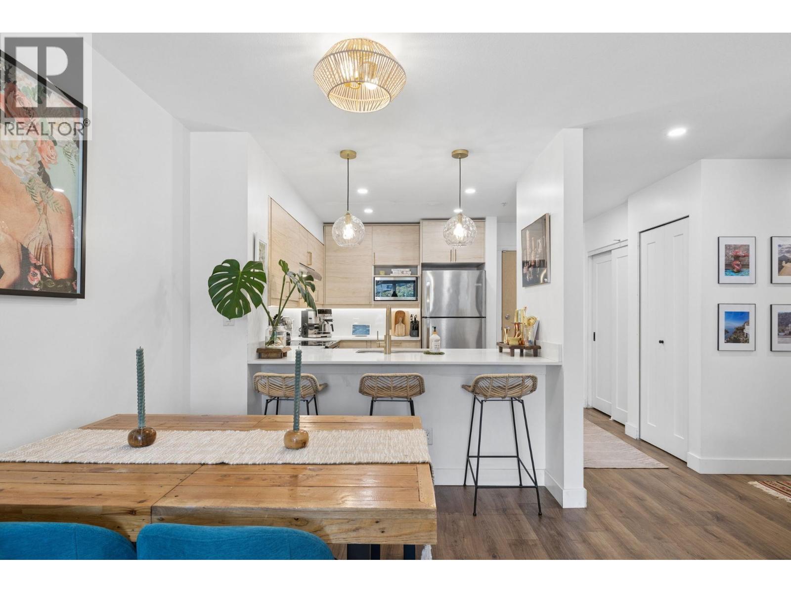 203 38 SEVENTH AVENUE, new westminster, British Columbia