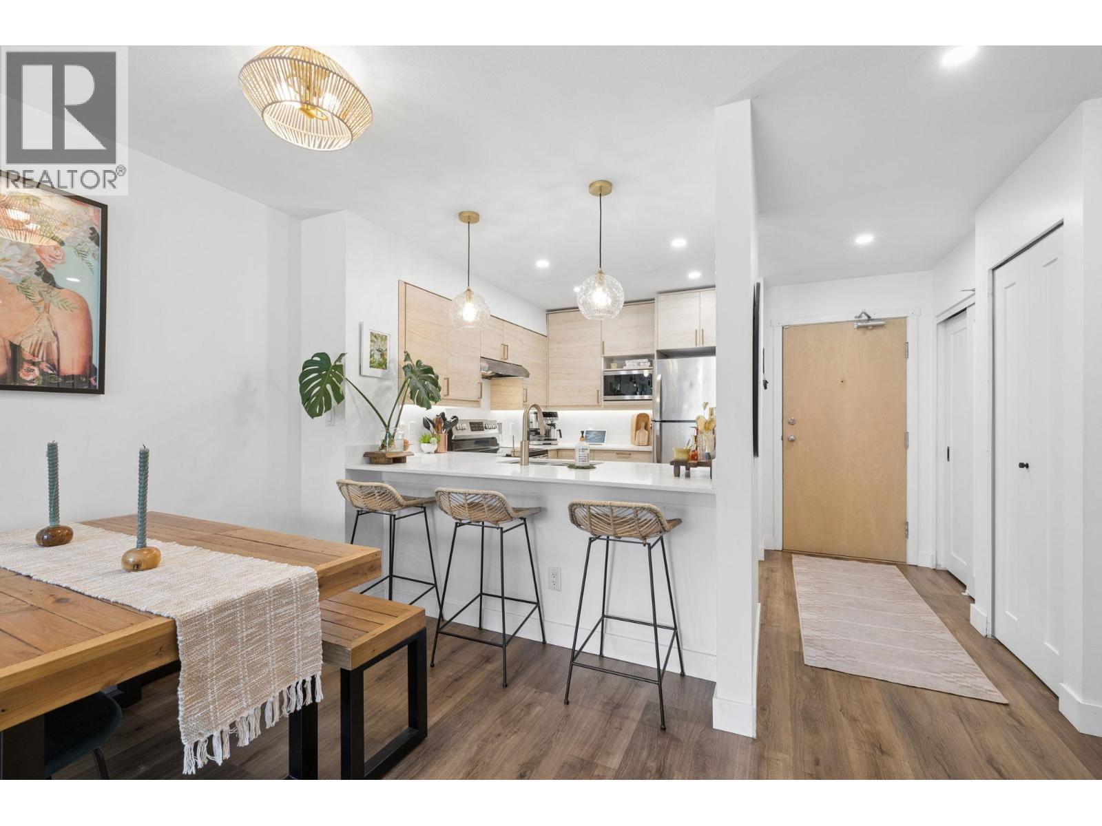203 38 Seventh Avenue, New Westminster, British Columbia  V3L 5W2 - Photo 4 - R3162099