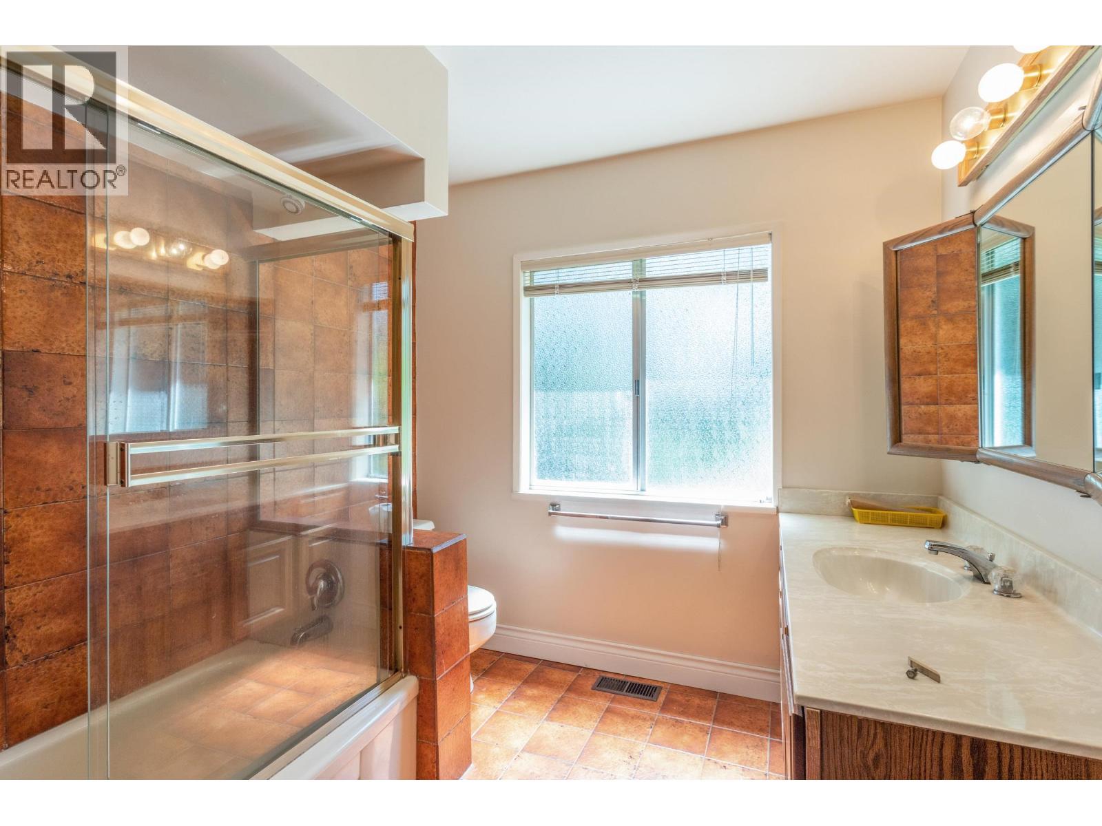 1671 Haverhill Place, North Vancouver, British Columbia  V7J 1T5 - Photo 12 - R3162094
