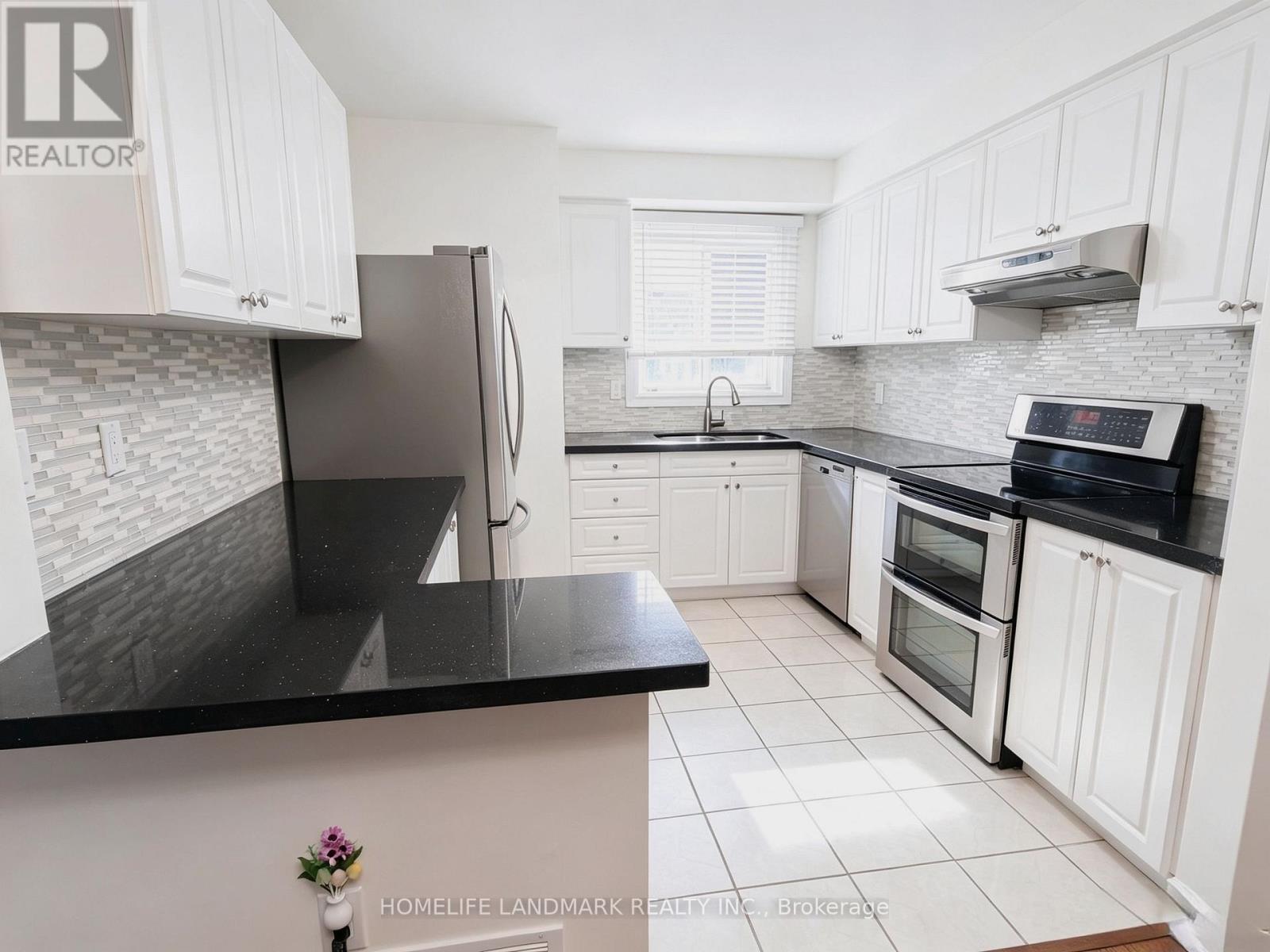 215 Bob O' Link Avenue, Vaughan, Ontario  L4L 1H1 - Photo 10 - N13753534