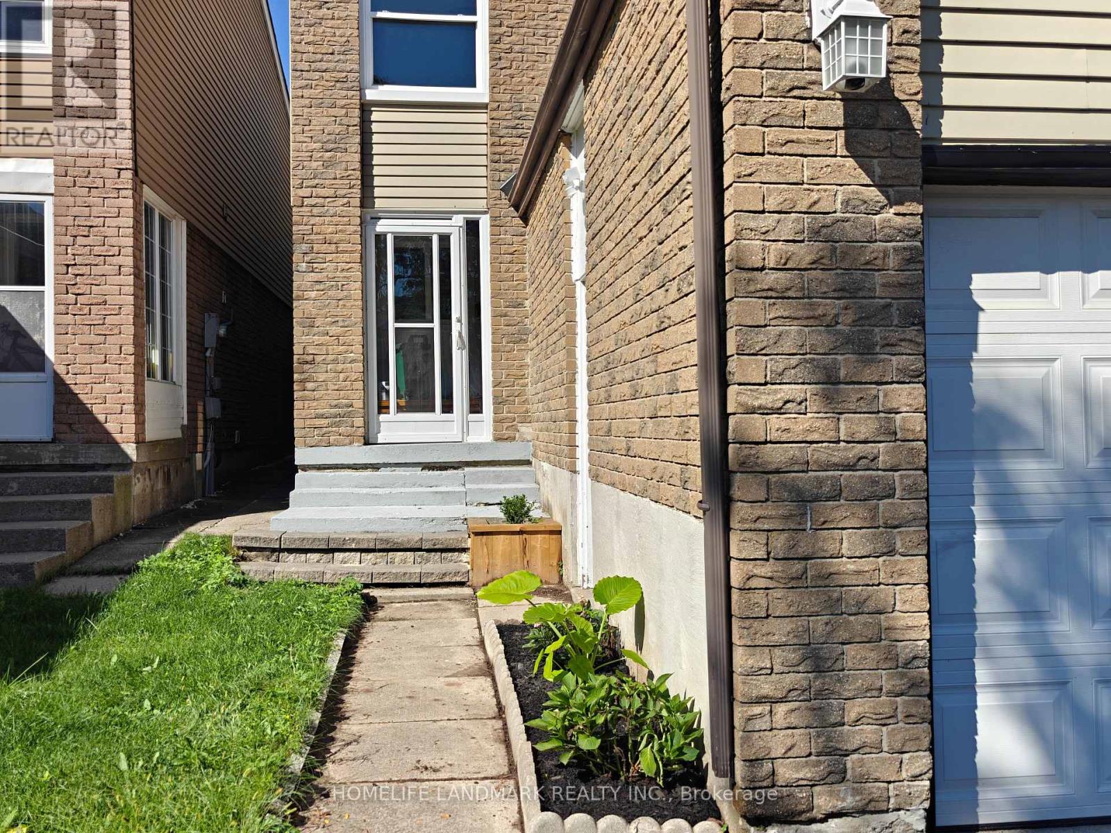 215 Bob O' Link Avenue, Vaughan, Ontario  L4L 1H1 - Photo 4 - N13753534
