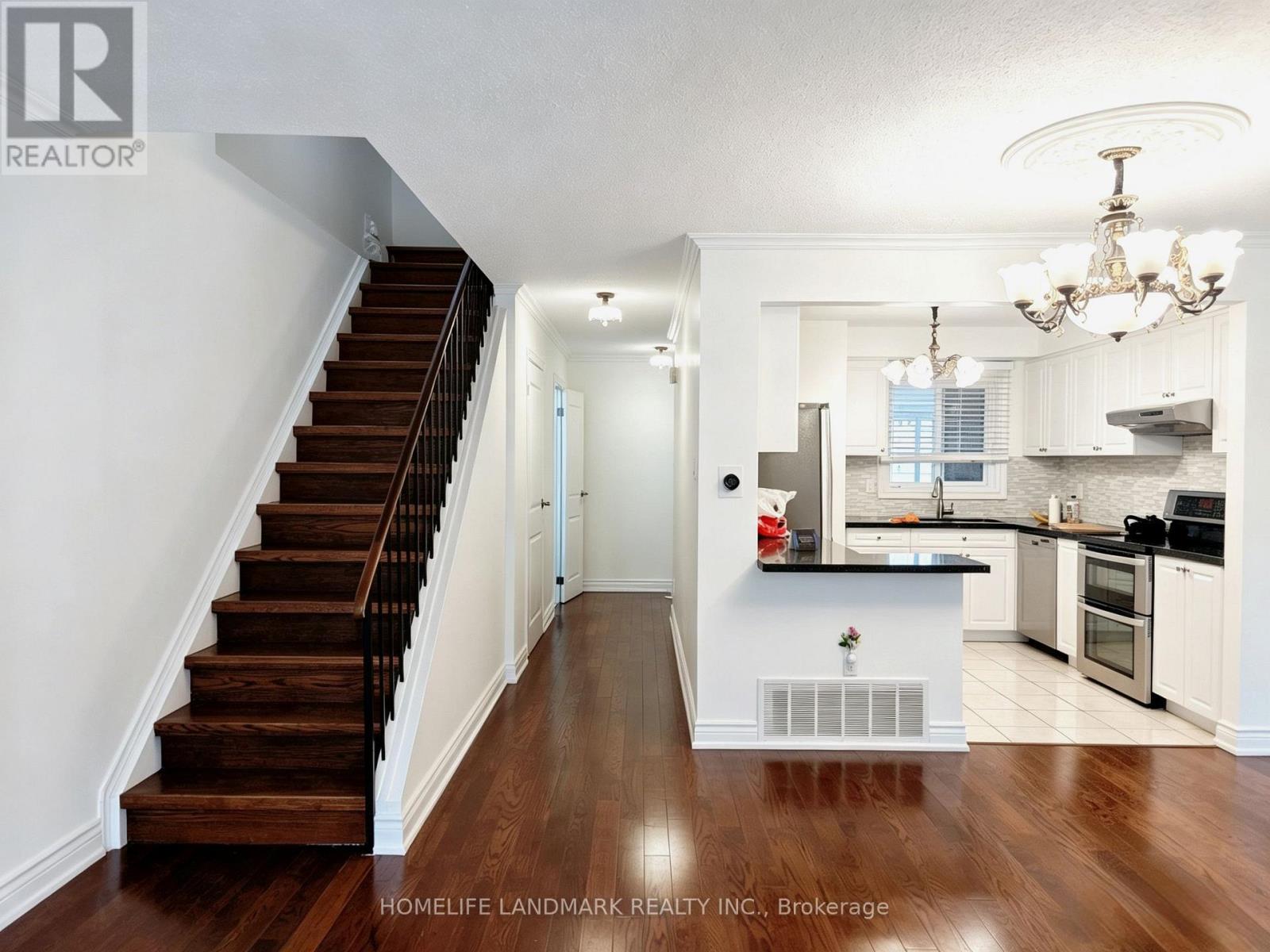 215 Bob O' Link Avenue, Vaughan, Ontario  L4L 1H1 - Photo 7 - N13753534