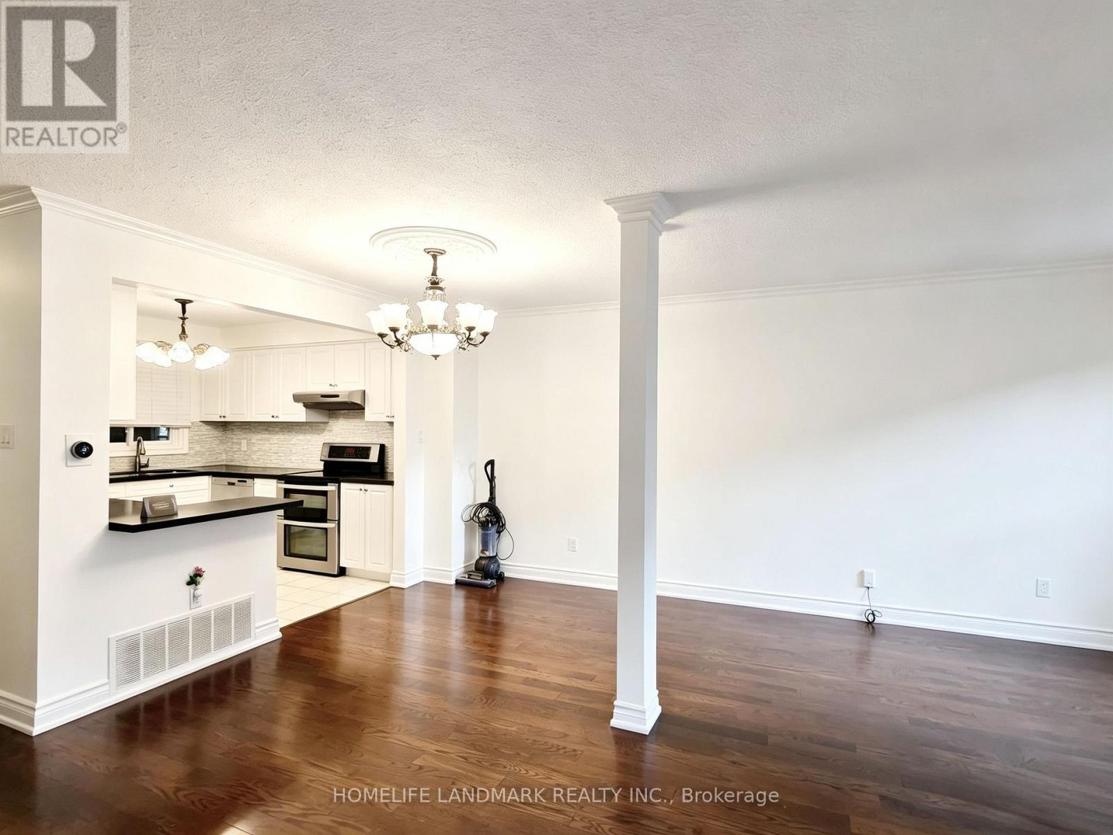 215 Bob O' Link Avenue, Vaughan, Ontario  L4L 1H1 - Photo 8 - N13753534