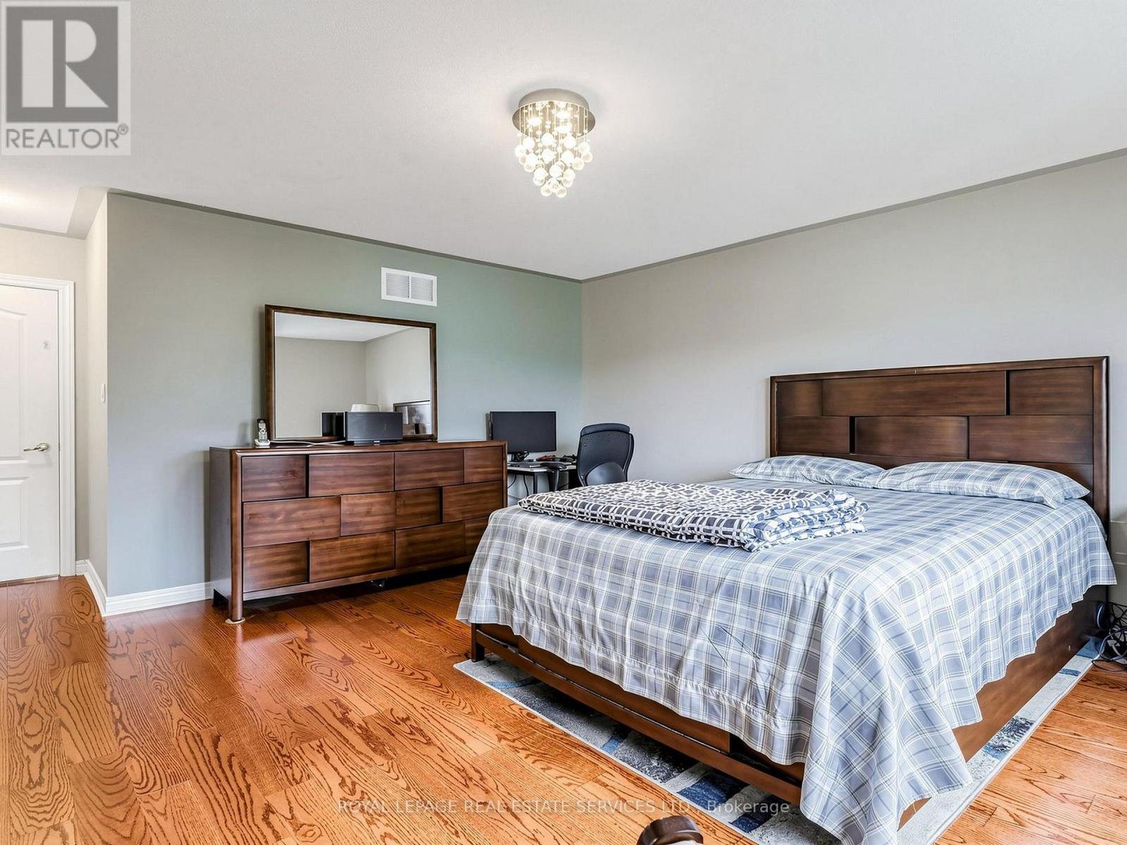 122 Juglans Crescent, Whitchurch-Stouffville, Ontario L4A 1S5 - Photo 16 - N13753548