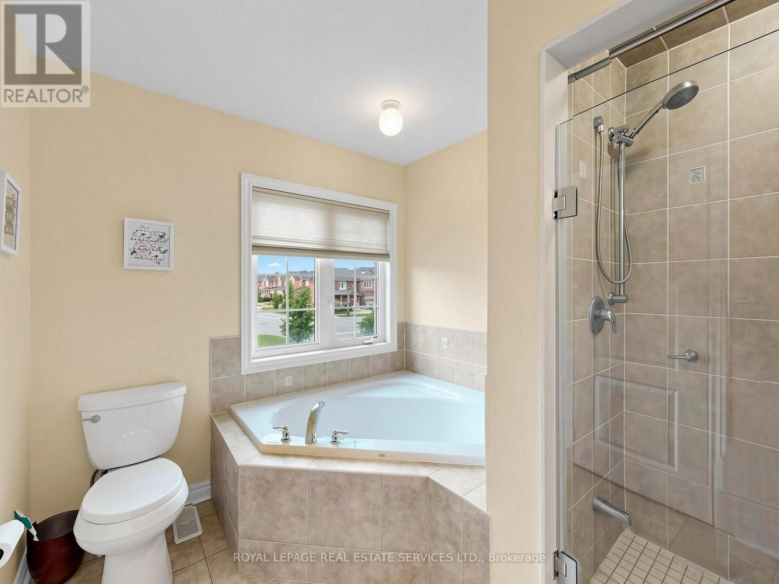 122 Juglans Crescent, Whitchurch-Stouffville, Ontario L4A 1S5 - Photo 19 - N13753548