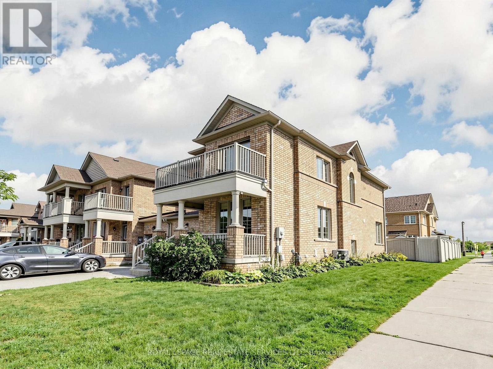 122 Juglans Crescent, Whitchurch-Stouffville, Ontario L4A 1S5 - Photo 2 - N13753548
