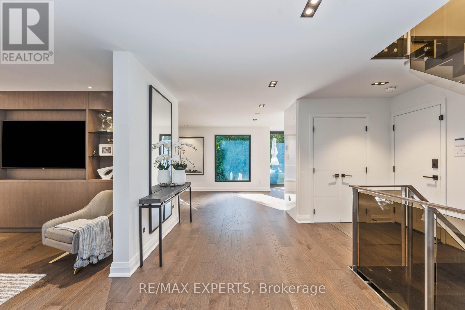 71 Dorengate Drive, Vaughan, Ontario  L4L 1M6 - Photo 8 - N13753556