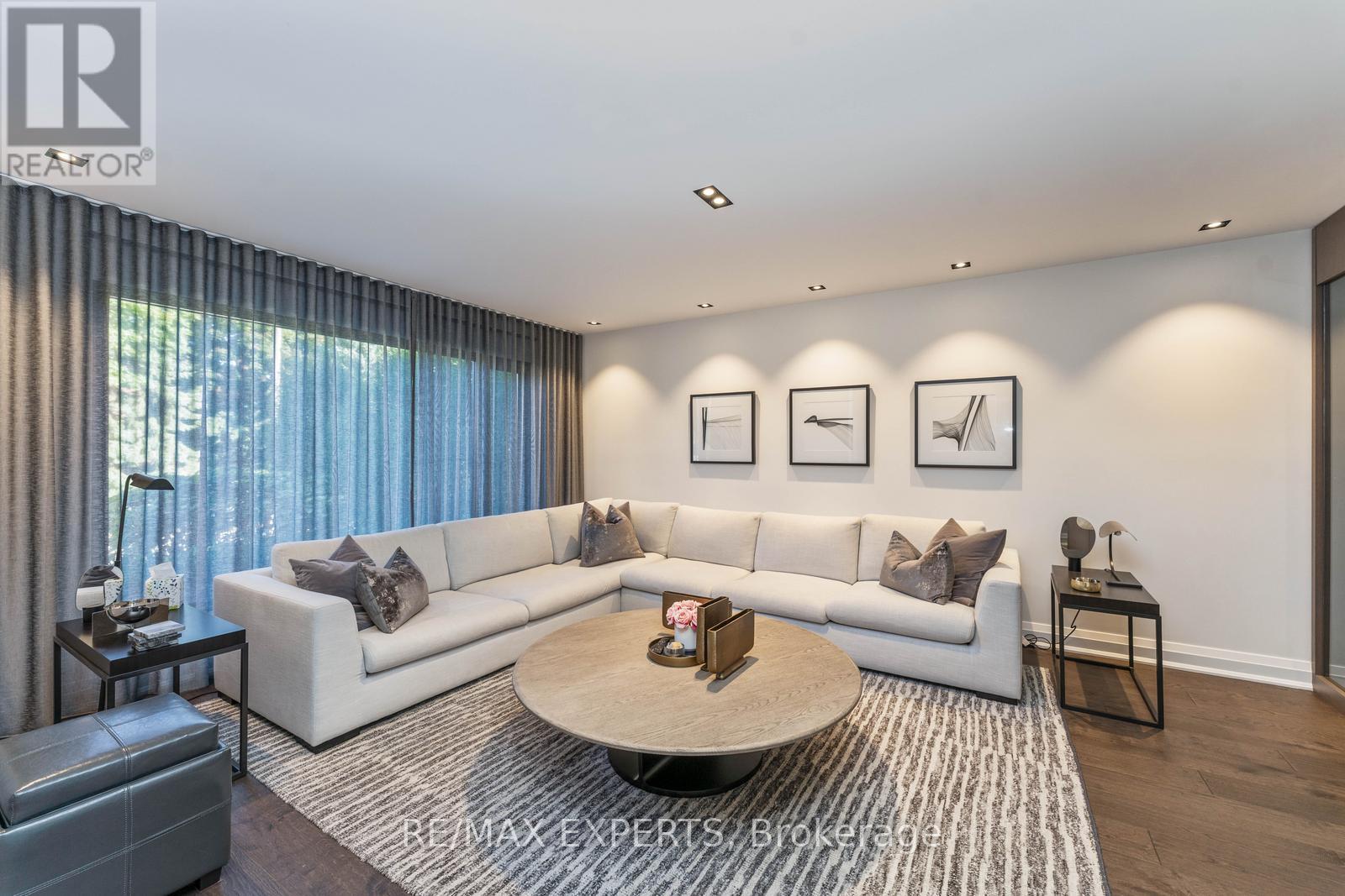 71 Dorengate Drive, Vaughan, Ontario  L4L 1M6 - Photo 9 - N13753556