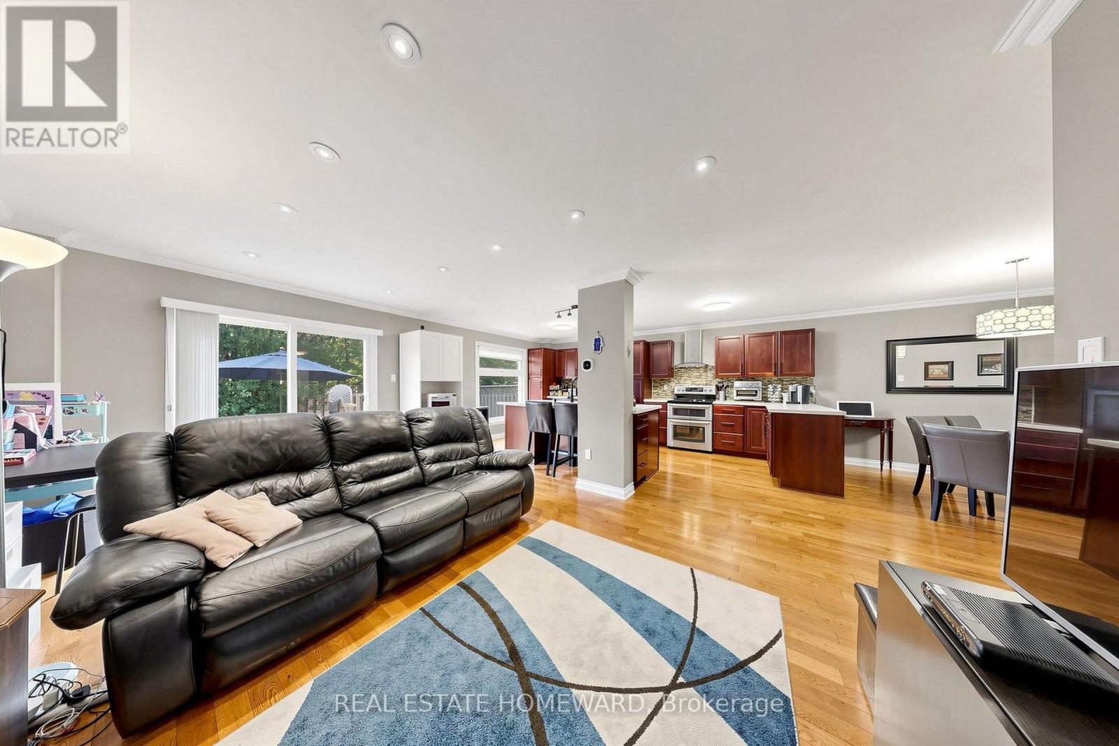 242 Badessa Circle, Vaughan, Ontario  L4J 6C7 - Photo 4 - N13753648