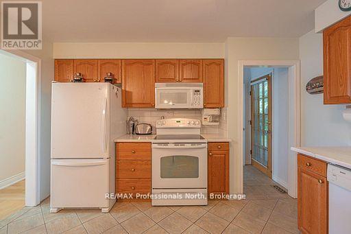 1981 Horseshoe Lake Road, Minden Hills, Ontario  K0M 2K0 - Photo 12 - X13753578