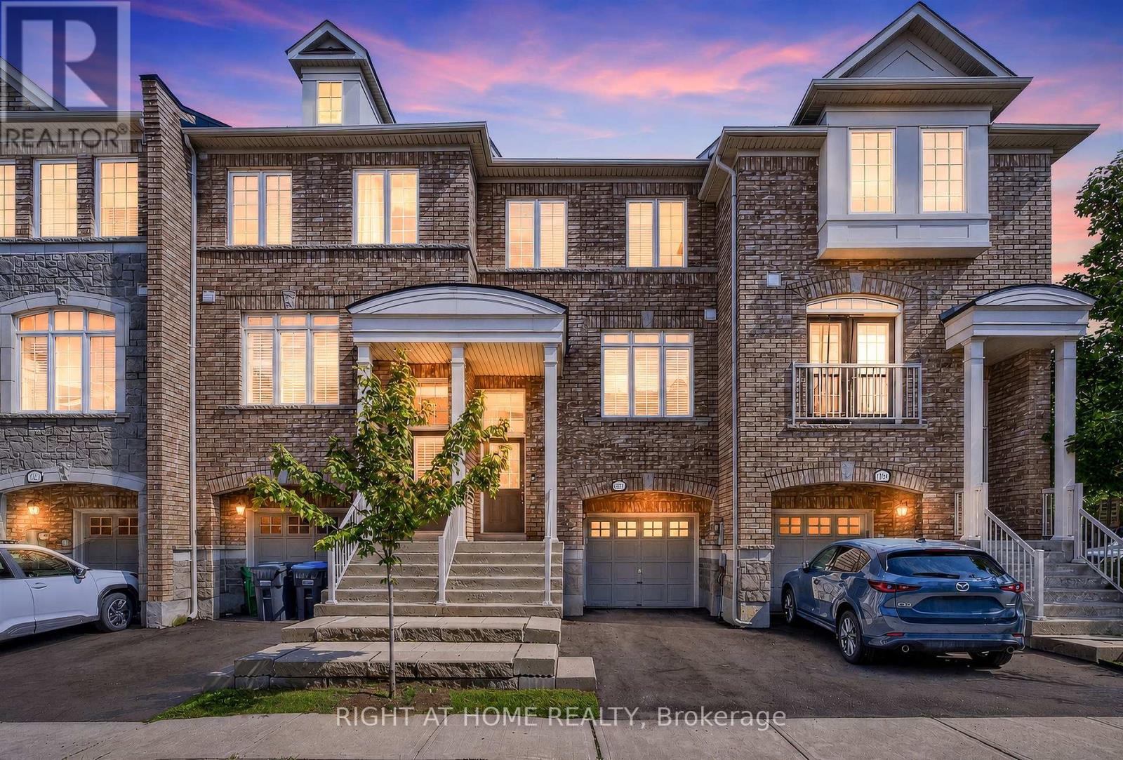 7201 Triumph Lane, Mississauga, Ontario L5N 0C5 - Photo 3 - W13753532