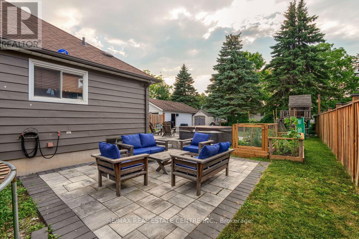 33 Miles Street, Milton, Ontario L9T 1E5 - Photo 11 - W13753536