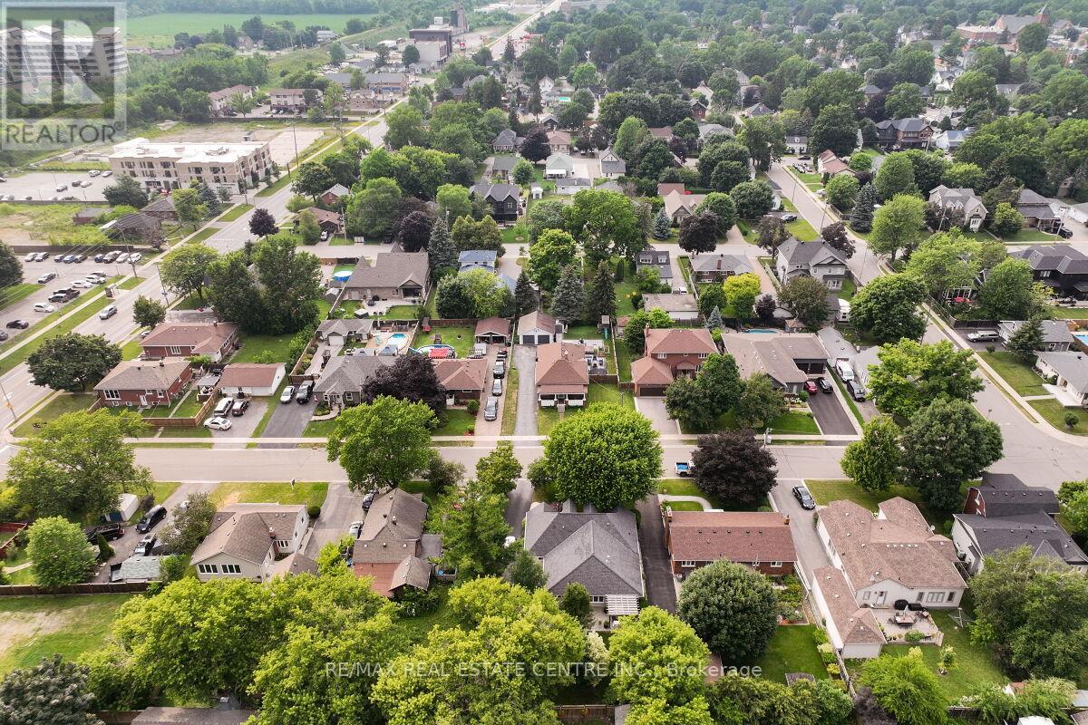 33 Miles Street, Milton, Ontario L9T 1E5 - Photo 2 - W13753536