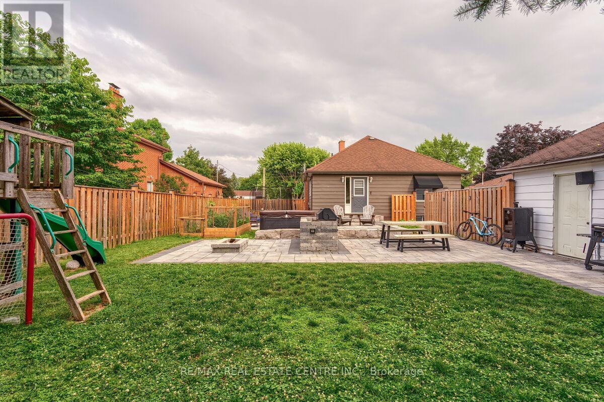 33 Miles Street, Milton, Ontario L9T 1E5 - Photo 20 - W13753536