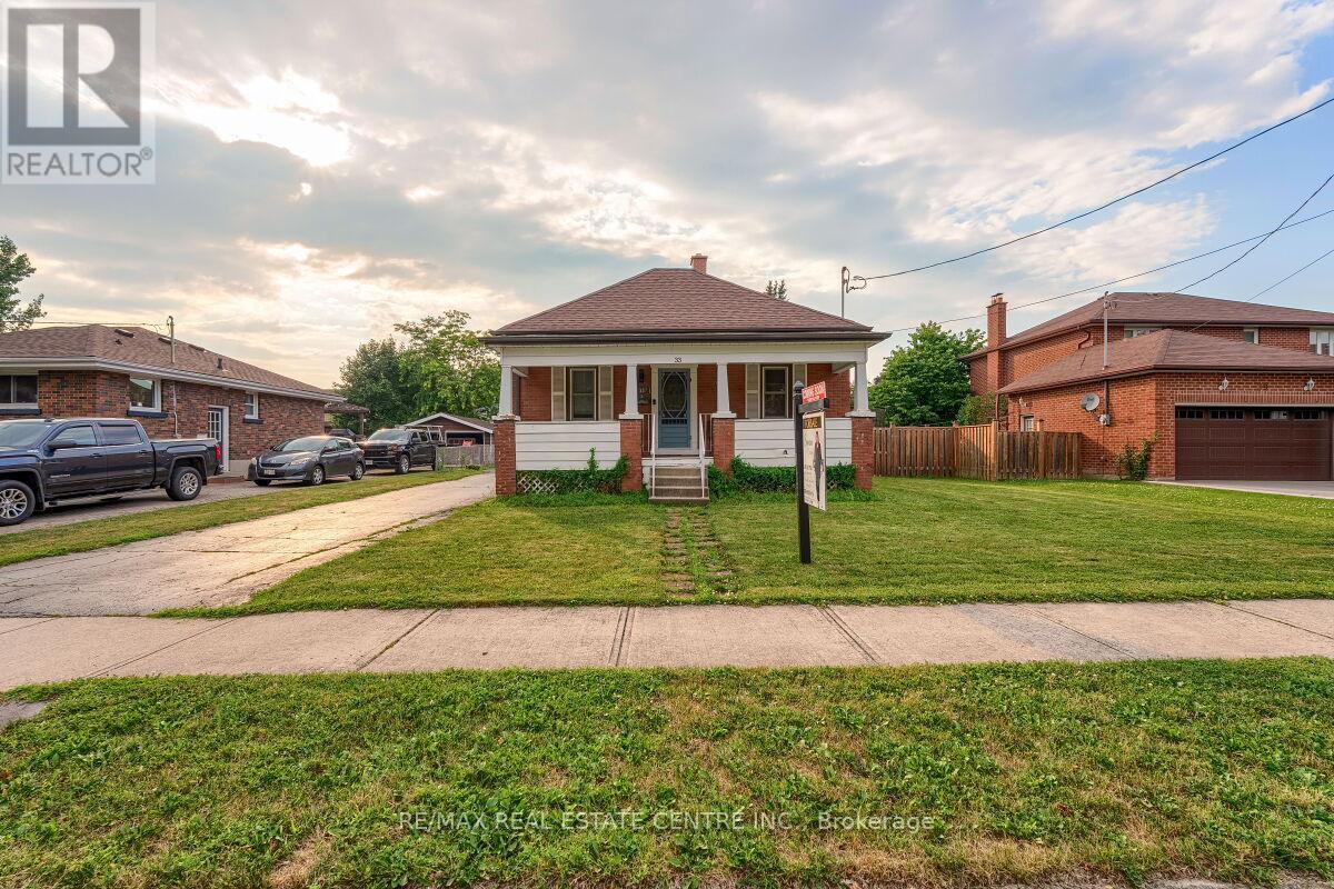 33 Miles Street, Milton, Ontario L9T 1E5 - Photo 5 - W13753536