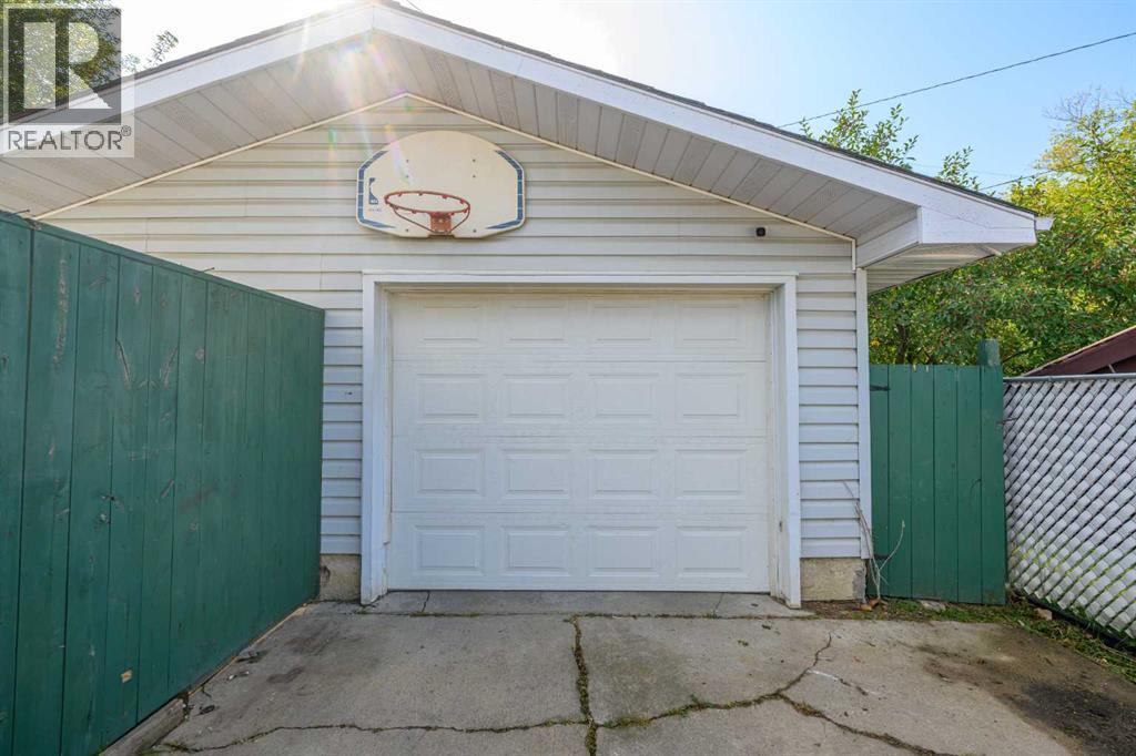 9923 88 Avenue photo 3