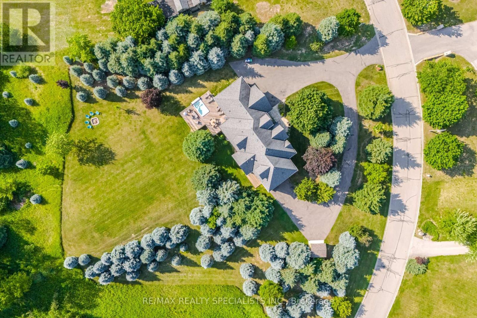 4 Tranquility Court, Caledon, Ontario L7E 3R7 - Photo 2 - W13753596