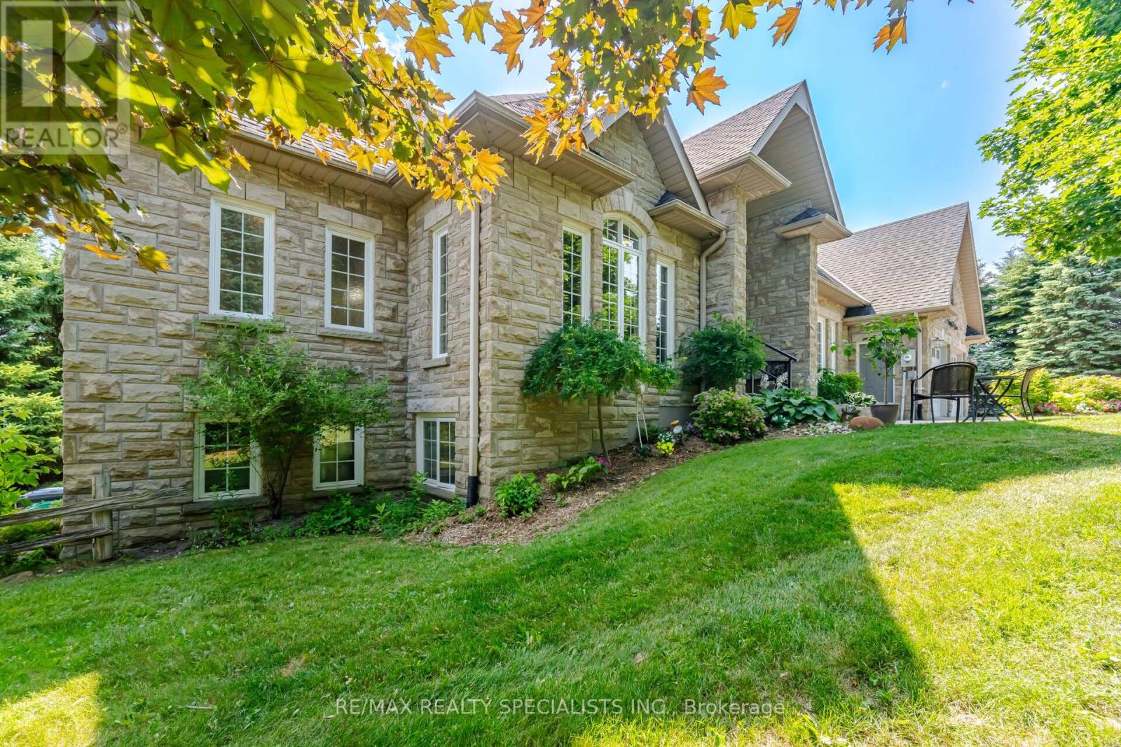 4 Tranquility Court, Caledon, Ontario L7E 3R7 - Photo 4 - W13753596
