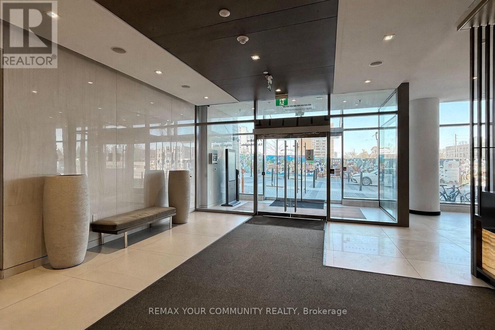 N1009 - 7 Golden Lion Heights, Toronto, Ontario  M2M 0C1 - Photo 2 - C13752092