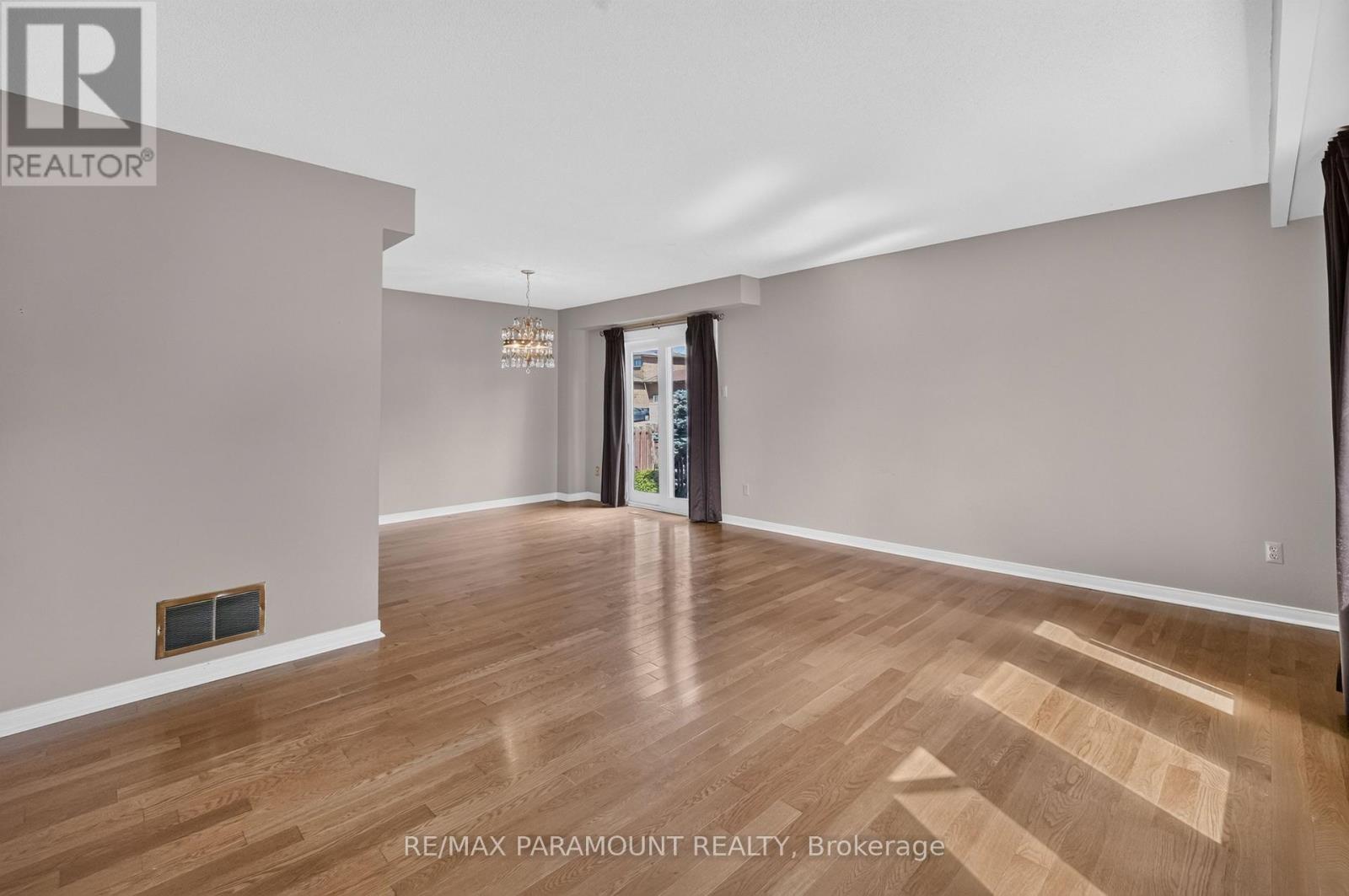 177 Weybridge Trail, Brampton, Ontario  L6V 3S6 - Photo 10 - W13753676