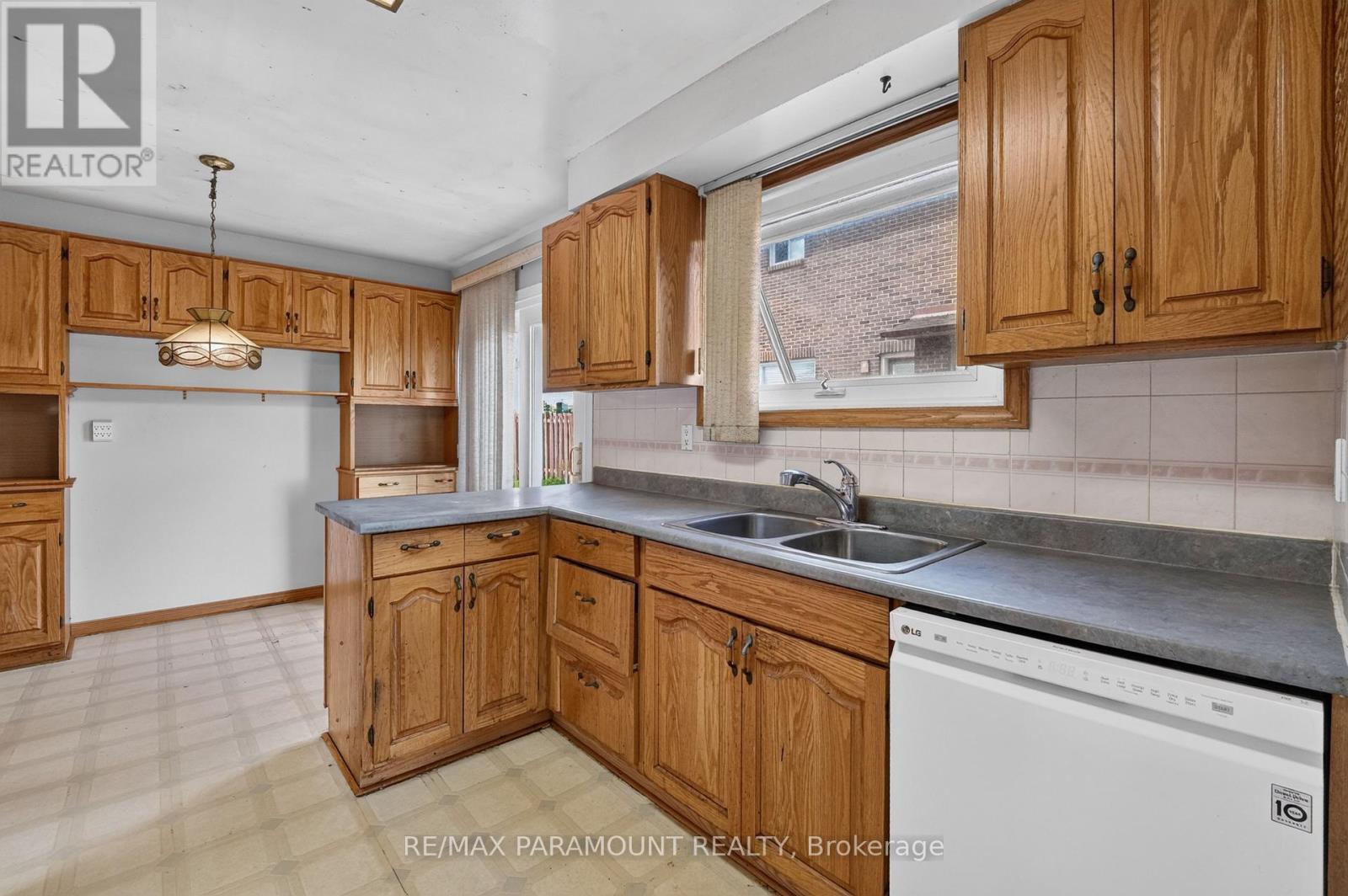 177 Weybridge Trail, Brampton, Ontario  L6V 3S6 - Photo 15 - W13753676