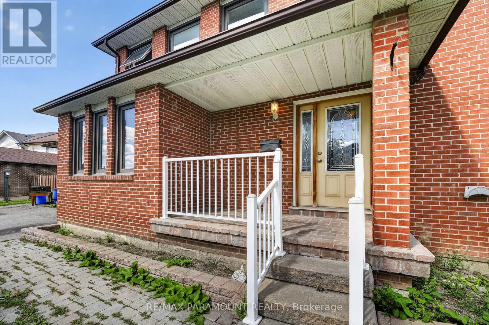 177 Weybridge Trail, Brampton, Ontario  L6V 3S6 - Photo 4 - W13753676